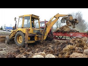 Ford 550 Backhoe-Loader | Loading Manure with The Backhoe Grab | Manure Season 2017