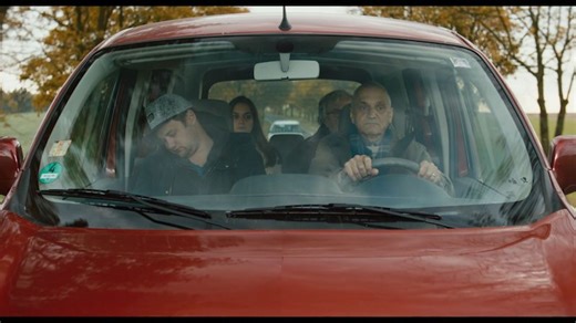 RECENZE: Chata na prodej napovídá, jak by dnes vypadala rodina Homolkových | Novinky.cz: Kultura | Stream