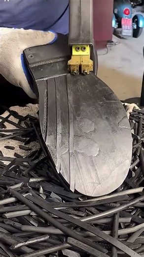 Rubber Sandal Grip Crafting – Skilled Cutting and Shaping Method