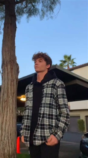 This dance is so effortless 🔥 #tiktok #foryou