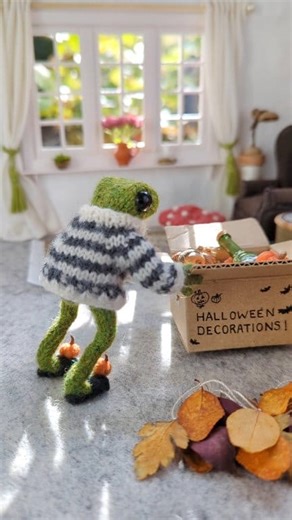 1.9M views · 86K reactions | Frog and Toad prepare the house for spooky season!  #halloween #frogandtoad #spookyseason #decorating | India Rose Crawford | Facebook