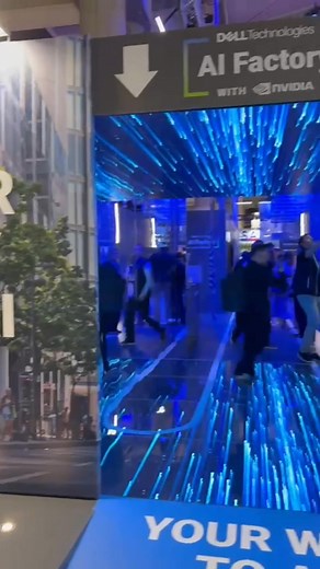 2.9K views · 27 reactions | Echipa Helion la @SmartCityExpoWorldCongress, 3 zile de inovație, idei și cele mai noi tehnologii! #SCEWC25 #inovation #technology #SmartCities #Helion | Helion Group | Facebook