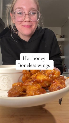 Delicious Hot Honey Chili Boneless Wings Recipe