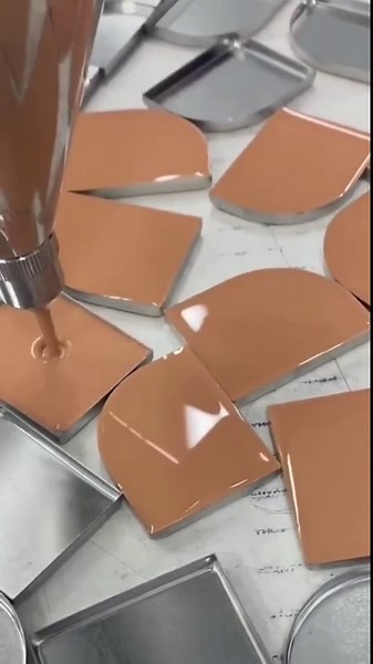 Expert Workers and Pro Machines Delivering Excellence