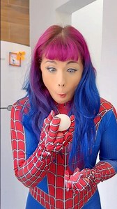 Heloisy thought it was the spider-woman 😂😂