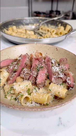 Garlic & Parmesan Steak Pasta 😍😍 #recipe