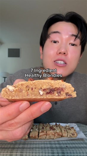 So healthy (no refined sugar!), gluten free, and so easy to make… HEALTHY BLONDIES RECIPE 😮‍💨 #blondies #healthydessert #healthyrecipes #easyrecipe #easydessert Ingredients: - banana (1 ripe) - egg (1) - peanut butter (1/4 cup) - using @OnceAgainNutButter - maple syrup (2 tbsp) - dates (3) using @TerraDelyssaOfficial - oats (1 cup - blended) using @One Degree Organic Foods - baking powder (1/2 tsp) - optional: salt (as desired), nuts (as desired) * bake at 350F for 18-20 minutes! Kitchenware: