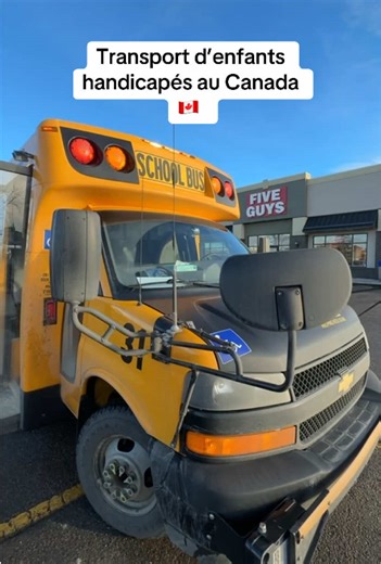 School bus #discover #pourtoii #canada