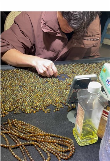 Sorting Amber Beads: A Guide to Their Beauty and Origins