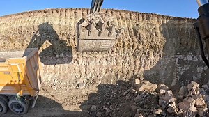 74K views · 1.7K reactions | Hidromek Excavator Loading stony material #excavator #heavyequipment #construction #caterpillar #excavation #earthmoving #heavymachinery #constructionequipment #komatsu #digger #excavators #cat #hitachi #dozer #mining #truck #heavyequipmentlife #machinery #equipment #kobelco #volvo #bulldozer #heavyequipmentoperator #wheelloader #excavatorlife #earthmover #miniexcavator #liebherr | Alat Berat Mania | Facebook