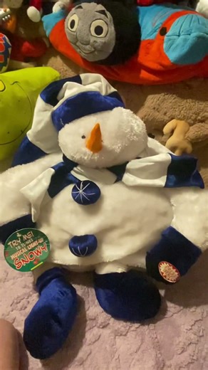Dandee Snowman Sings Santa Clause Is Coming To Town
