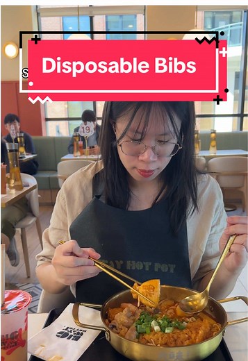 Disposable Bibs for Mess-Free Hotpot Dining