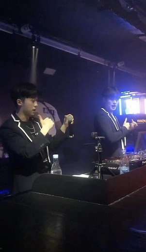 小哥哥们来喽@延吉丽迪酒吧#dj #帅哥 #气氛搞起来 #打碟 #广州