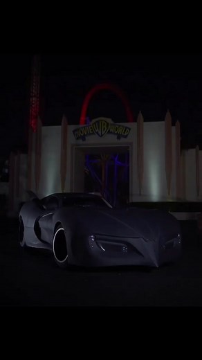 The Batmobile at #movieworldaus 🦇 #warnerbros #movieworld #fyp #foryou #car #carsoftiktok #batman #superhero #dc #comics #themepark #goldcoast #australia