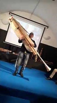 Italian bagpipes: Commedian Alessandro Mazziotti plays his Zampogna 8 palmi by Vincenzo Sanzo in D