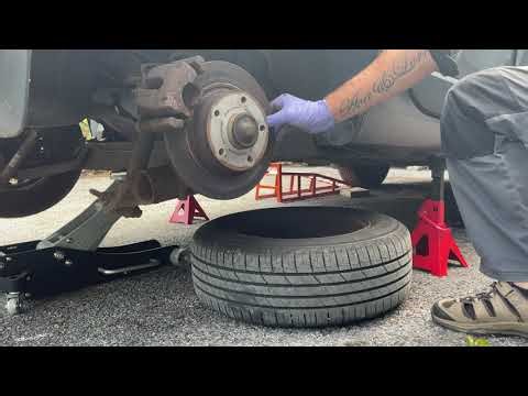 Renault fluence rear brake discs replacement.