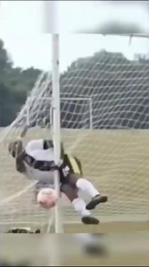 No Goalkeeper, No Defender… Still No Goal