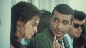 Muy distinto a Sarp: Las entrañables fotos de Caner Cindoruk, el marido de Bahar en ‘Mujer’, con sus hijos en la ficción