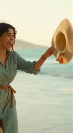 Tropical Fashion Fail Flying Hat & Beach Laughs! 🌊👒 #fashionfun #viralvideo