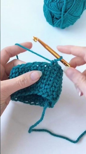 Crochet Stitch Tutorial: Split Single Crochet #crochet #crochettutorial #crochetstitch