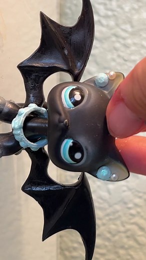 DIY Bat Wings for LPS Customization
