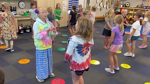 38K views · 770 reactions | Yankee Doodle Dancing by the Blue Day 2nd grade. Sara Schnase Stroman For real this time! 藍 | Kristin Lukow - Elementary Music Education | Facebook