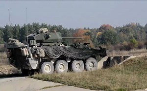 战争机器：Stryker M1128 MGS 移动火炮系统和 Stryker ICV-D