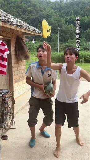 Good brother, I am by your side, so you can smile secretly #RuralFunnyVideos#RuralLife