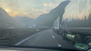 Truck line at Austria 🇦🇹 Italy 🇮🇹 border crossing | Beautiful World