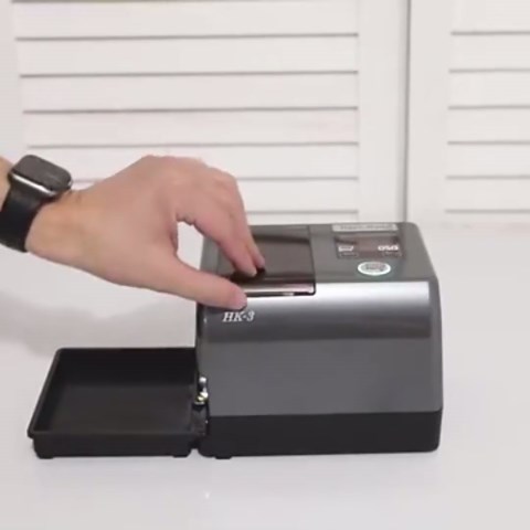 Electric Cigarette Rolling Machine,Auto Cigarette Injector Rolling Machine,Automatic Tobacco Roller,Three Level Adjustment,6.5 mm Pipe Smoking Machine,Large Smoke Slot,for Smokers(Black)