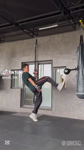 Front Kick ⚡️🔥 #tutorial #kickboxing #training #mma #taekwondo #muaythai #karate #capoeira #viral_video