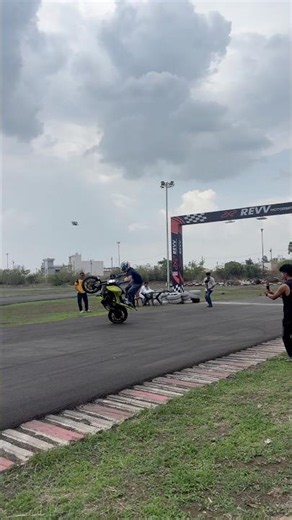 Mad flow in combos live in the stunt show #crazycombowheelie #adilmotorsports #fastestmonster