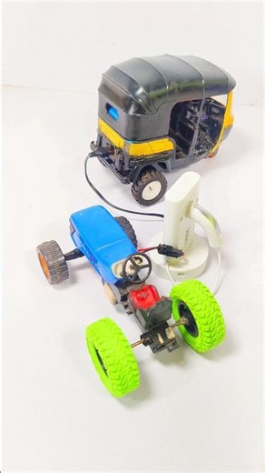 RC Tractor charging with Auto rickshaw Power Bank / Auto rickshaw • Power Bank #shorts