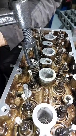 32K views · 104 reactions | Engine head valve spring removal #mechanic | iBECK ENGINEERING | Facebook