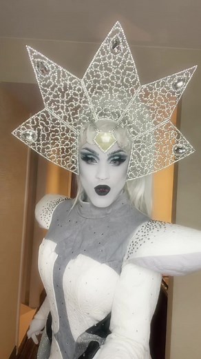 Dazzling White Diamond Cosplay Transformation at Katsucon