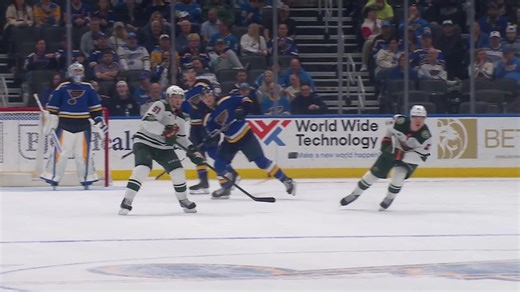 MIN@STL: Snuggerud scores empty-net goal