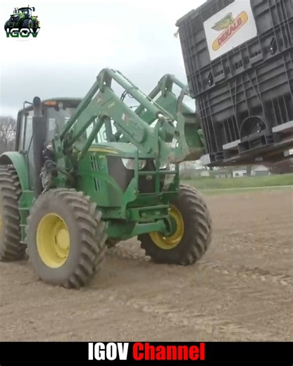24 Row JOHN DEERE 1775 NT Corn Planter 🚜 Part 3 #BigTractorPower #AgriculturalEquipment #FarmMachines | Igov Channel