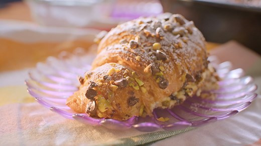 Mary Makes It Easy | S3:E2 | Cannoli Croissant Pudding Recipe | CTV