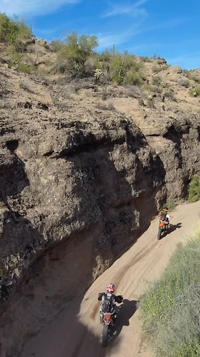 To reach Sedona, you must traverse 160 miles of Rugged Sonoran Desert. A Private 2 day overnight adventure begins tomorrow, Scottsdale2Sedona. . . . #adventure #adv @aeopowersports @ktmusa @klimmotorcycle @ridetrailtech @moskomoto #showupandride #tacomoto #ktmrtw #motorcycle #motorbike #ktmusa #ktm_official #makeeveryridecount #makelifearide #instamoto #instamotogallery #adv #advrider #advriderofficial #dualsport #enduro #moskomoto #overland #solorider #ReadyToRace #ktm #adventurebikerider #advm