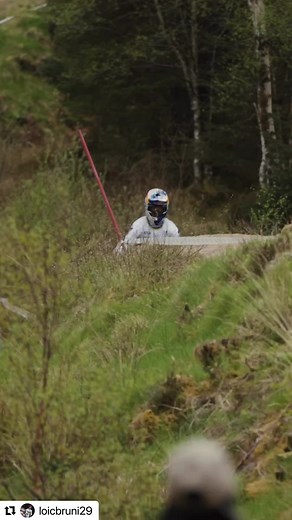 15K views · 526 reactions | Loic Bruni Full speed ahead! #grablifebythebars | Renthal Cycle Products | Facebook