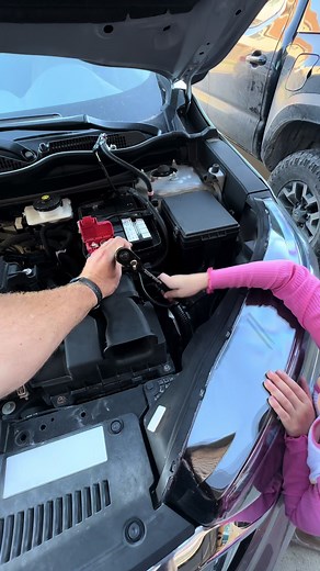 🚗💡 Dead battery got you stranded? No worries! Let’s get your Honda CR-V back on the road with a quick battery swap. 🛠️⚡️ 🔧 Step 1: Open your hood and get ready to get things done! 🔋 Step 2: Disconnect the old battery (negative first, positive second). Remove the clamps and then the battery! 🧹 Step 3: Clean those terminals for a sparkly connection. 🔋 Step 4: Drop in the new battery and connect (positive first, negative second). 🚗 Step 5: Fire up the engine—let’s hear it purr! 👀 Stay tune