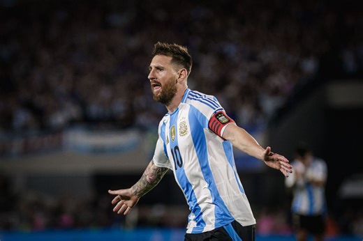 "Do you see what he's doing?" - Paul Pogba explains to IShowSpeed why Lionel Messi is different to everyone else