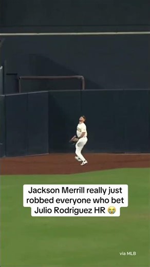 Jackson Merrill with the robbery 🫣 #jacksonmerrill #juliorodriguez #mariners #padres #mlb