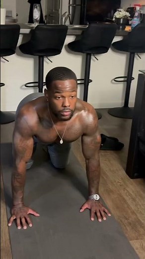 Try this stretching 10 minute stretching to help you recover faster! ✅