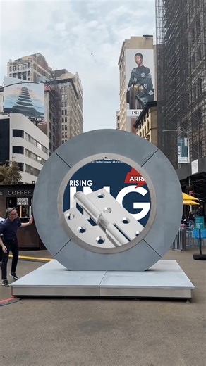 🌍 The first in Asia to revolutionize stainless steel hinges — trusted since 1986. Pin Type Rising Hinges lift the door upward to avoid floor contact — perfect for uneven surfaces and carpets, built with premium stainless steel in a Matt finish. Suzu Steel is the trusted choice of architects, builders, and homeowners for its precision, reliability, and safety-focused designs. Experience the Difference with Suzu Hinges 🔒 Smooth, silent, and rust-free operation 🚪 Designed to handle heavy doors w