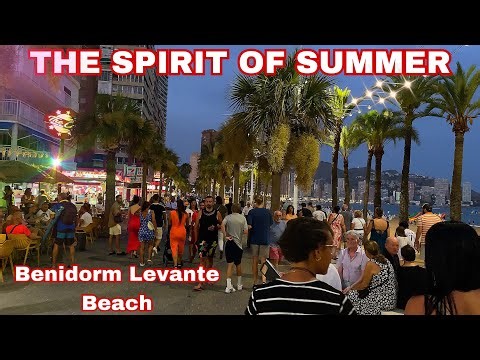 Benidorm Levante Beach 🏖️ - That´s the Spirit of Summer!