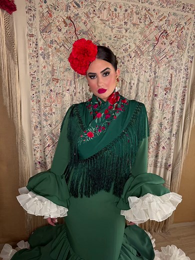 Cómo colocar tu mantón de flamenca