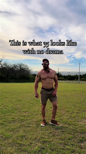 My boy asked me, “Phil are you ever gonna settle down?” What? And miss out on all the muscle mommies? I think not 😎 #singlelife #35 #entrepreneur