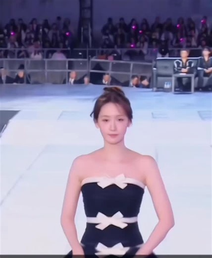 🌸林允兒香港專頁 ImYoonA HK Fanpage🌸 on Instagram: "❤️ 🌸2026/02/14🌸 Throwback❤️‍🔥 cr logo🦌 - 情人節快樂🌹！Happy Valentines 💝 - @yoona__lim 💛 #소녀시 #SNSD #윤아 #YoonA 允兒 小鹿允 530❤imyoona_fanpage_"