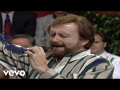 Bill & Gloria Gaither - Redemption Draweth Night [Live] ft. Gordon Jensen